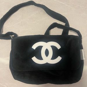 Chanel Crossbody Bag Makeup GWP